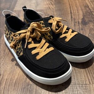 Billy Footwear Kids Size 4 Harbor Essential Low Top Black Cheetah